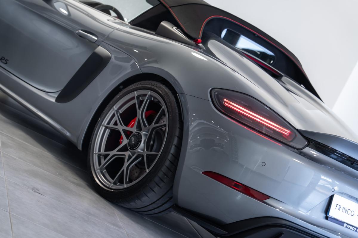 porsche-718-2024-gasolina-3996cc