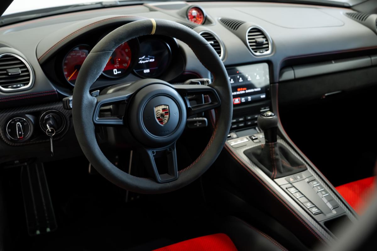porsche-718-2024-gasolina-3996cc