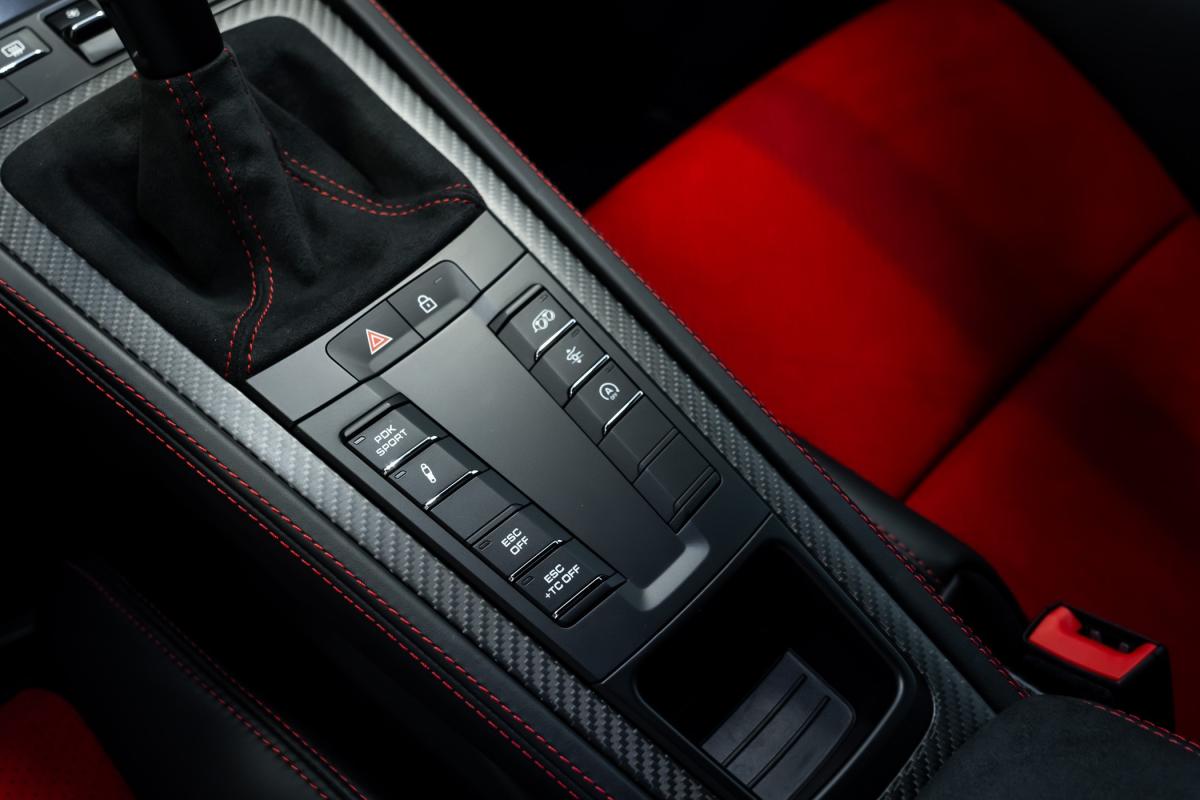porsche-718-2024-gasolina-3996cc
