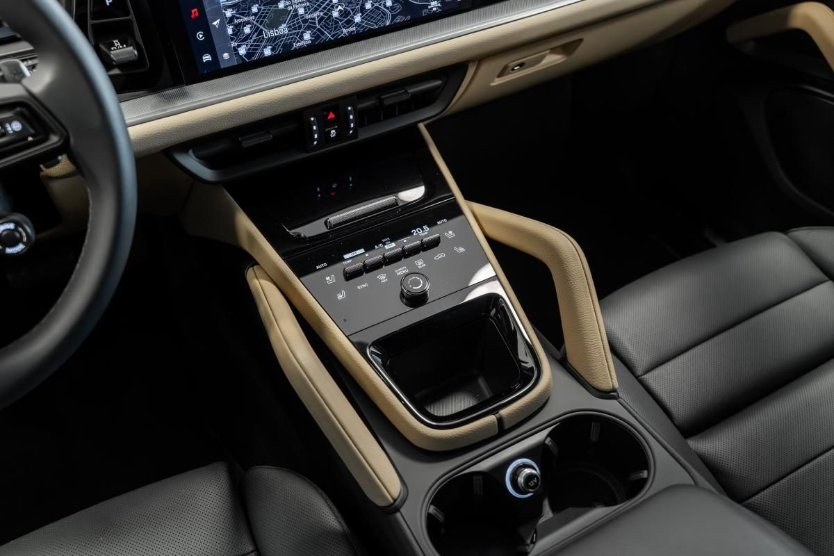 porsche-cayenne-2024-hibrido-a-gasolina-2995cc