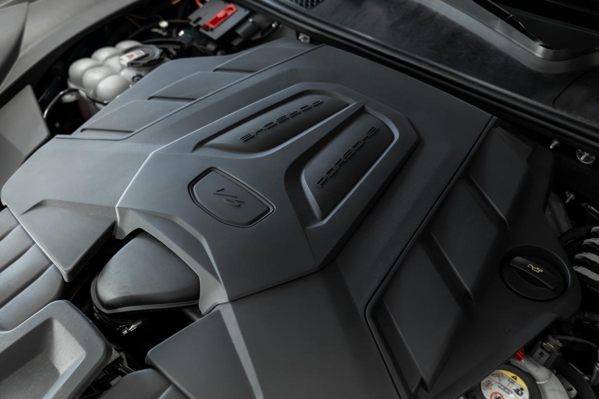 porsche-cayenne-2024-hibrido-a-gasolina-2995cc