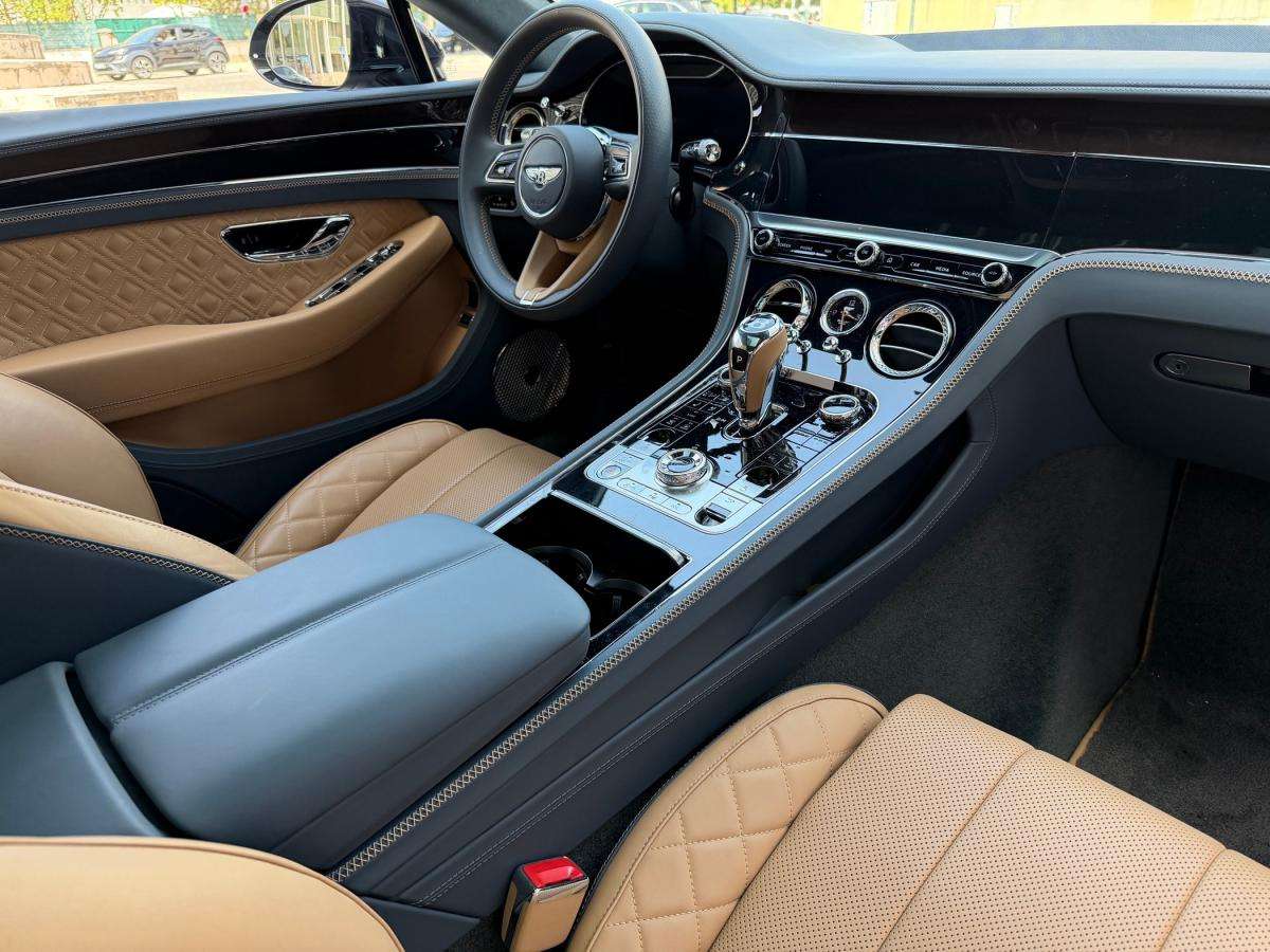 bentley-continental-2023-gasolina-3996cc
