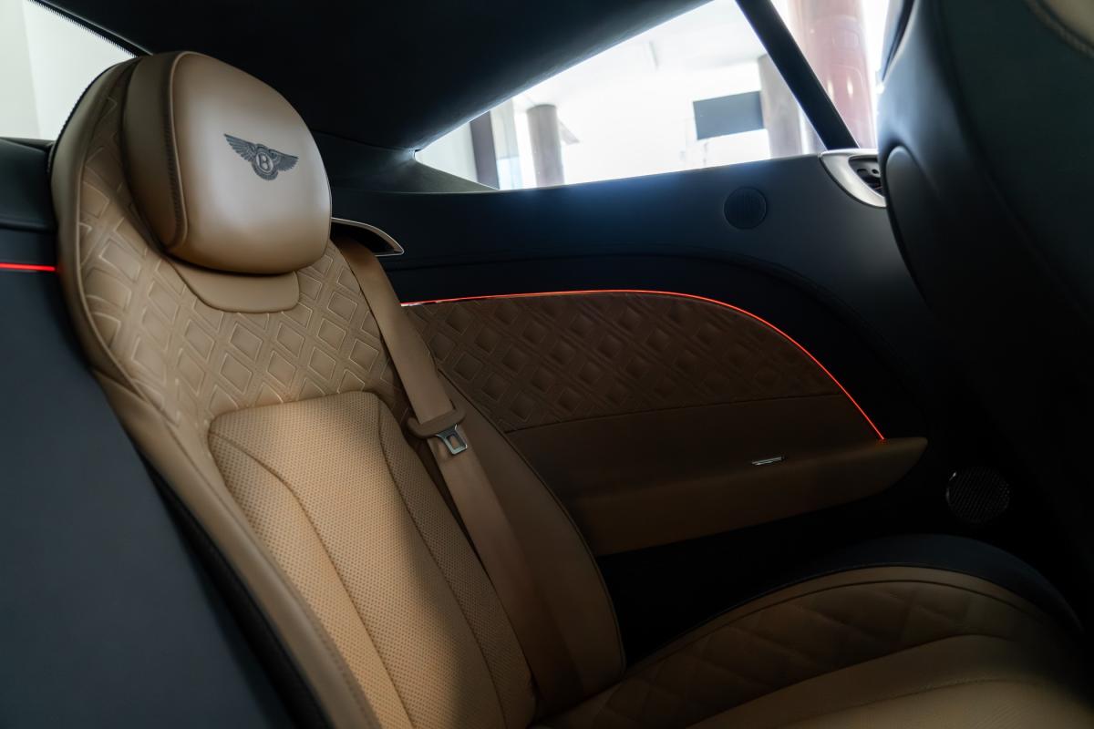 bentley-continental-2023-gasolina-3996cc