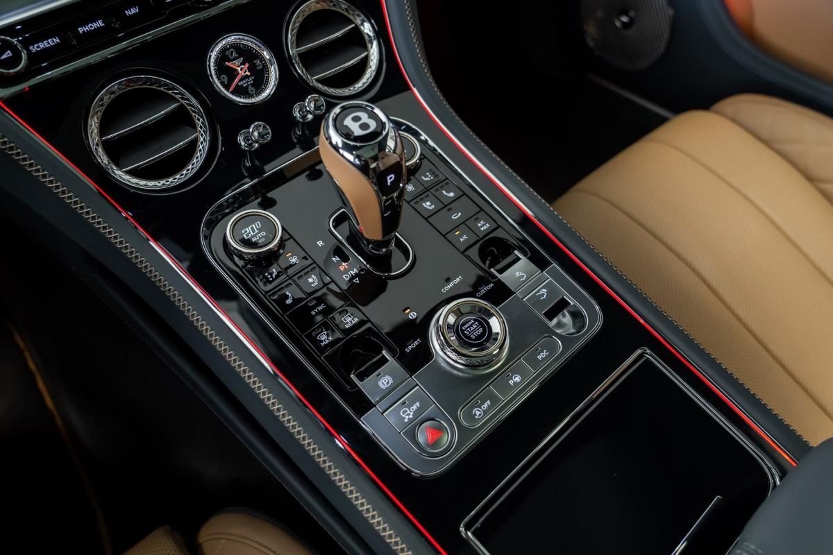 bentley-continental-2023-gasolina-3996cc