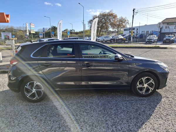 hyundai-i30-2022-gasolina-998cc