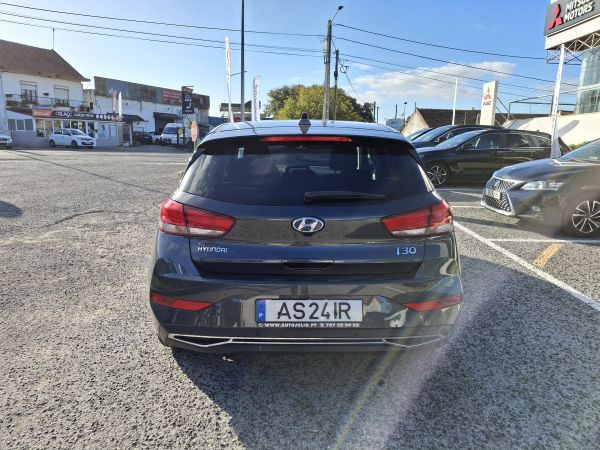hyundai-i30-2022-gasolina-998cc