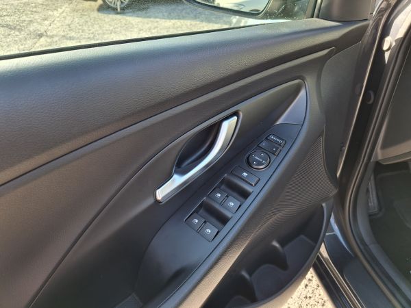 hyundai-i30-2022-gasolina-998cc