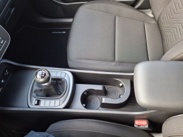 hyundai-kauai-2025-gasolina-998cc