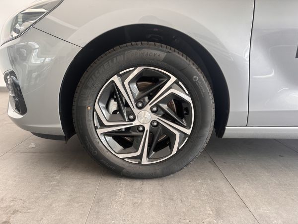 hyundai-i30-2024-gasolina-998cc