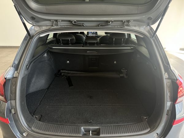 hyundai-i30-2017-diesel-1582cc
