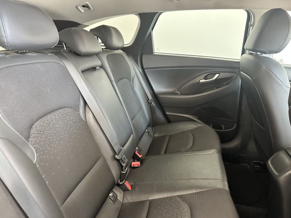 hyundai-i30-2017-diesel-1582cc
