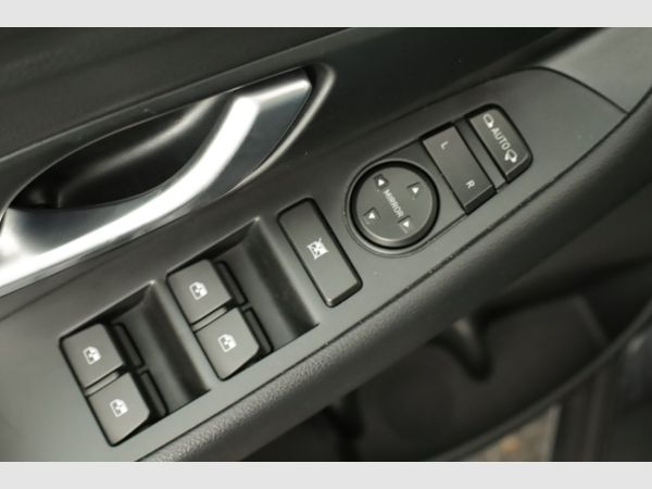 hyundai-i30-2024-gasolina-998cc