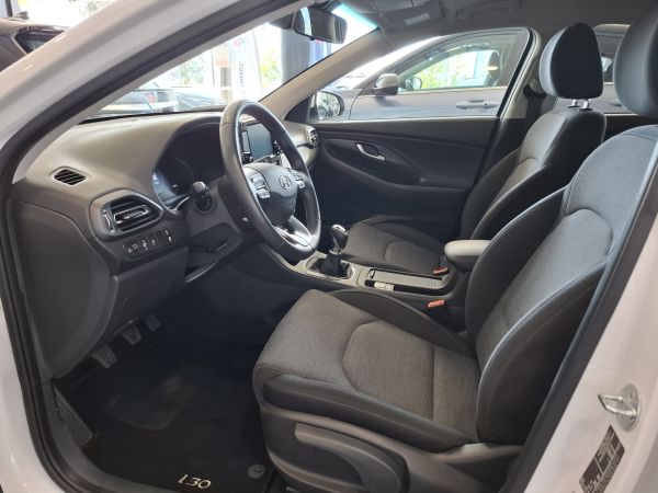 hyundai-i30-2023-gasolina-998cc