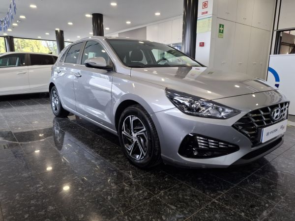 hyundai-i30-2023-gasolina-998cc