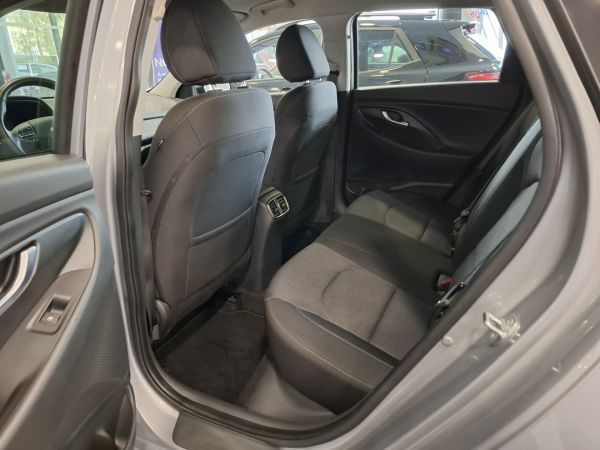 hyundai-i30-2023-gasolina-998cc