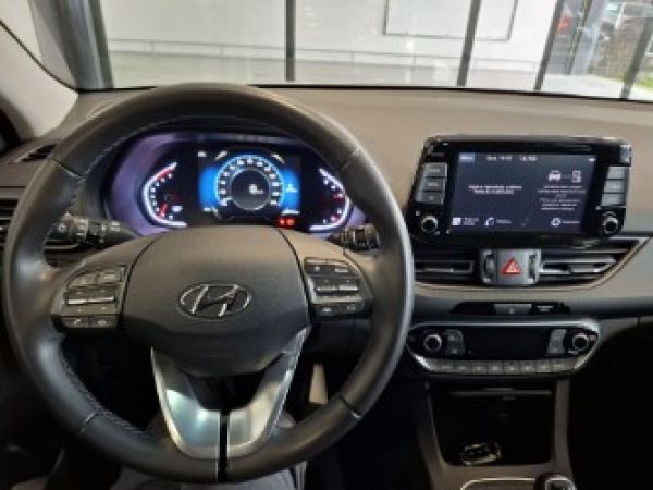hyundai-i30-2023-gasolina-998cc