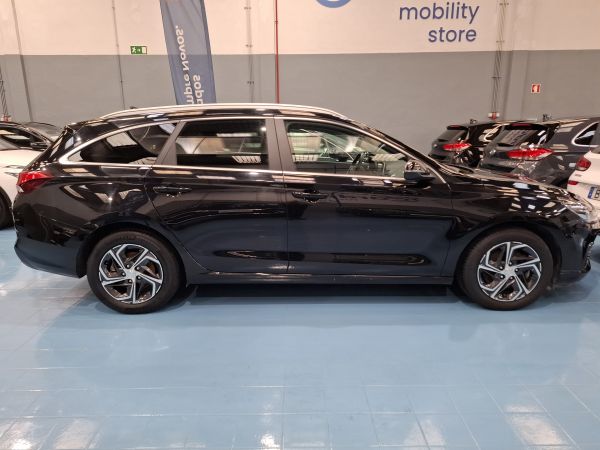 hyundai-i30-2023-gasolina-998cc