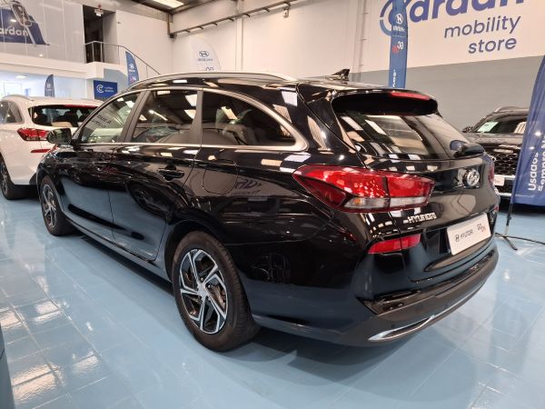 hyundai-i30-2023-gasolina-998cc