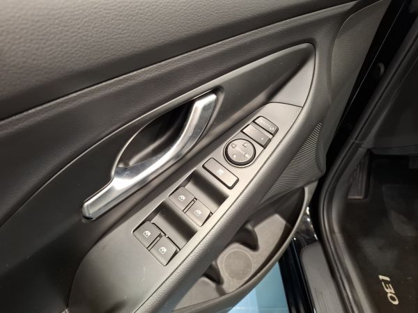 hyundai-i30-2023-gasolina-998cc