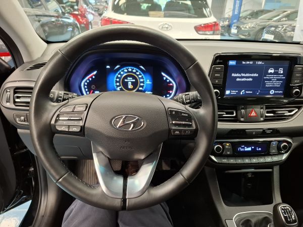 hyundai-i30-2023-gasolina-998cc