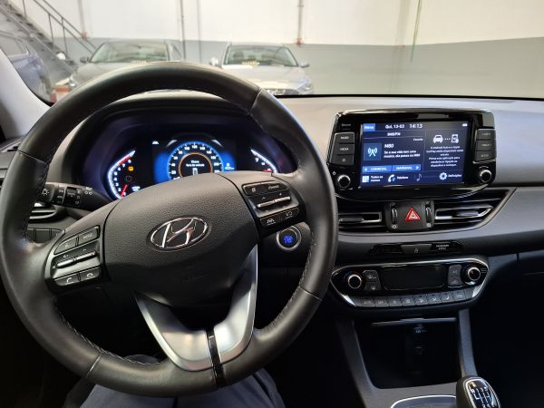 hyundai-i30-2023-gasolina-998cc