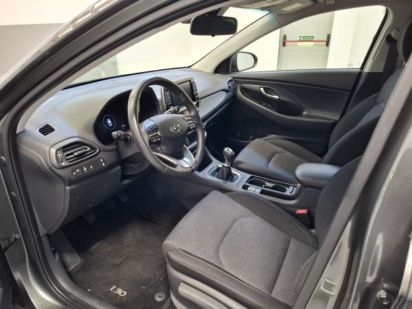 hyundai-i30-2023-gasolina-998cc