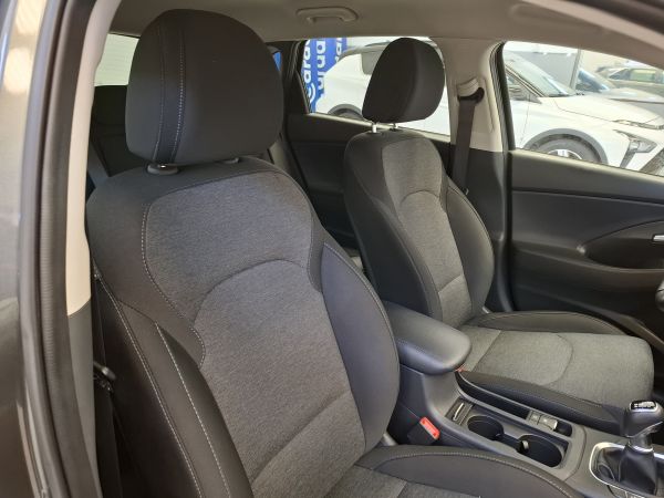 hyundai-i30-2023-gasolina-998cc