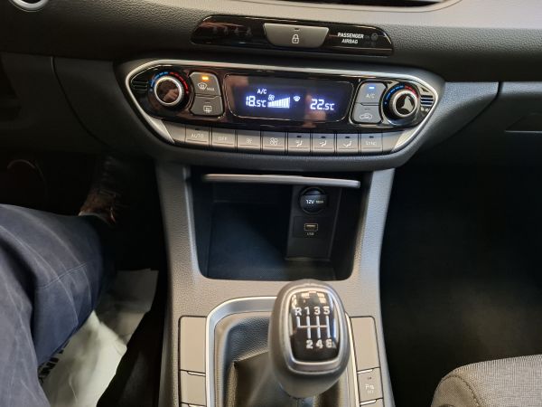 hyundai-i30-2023-gasolina-998cc