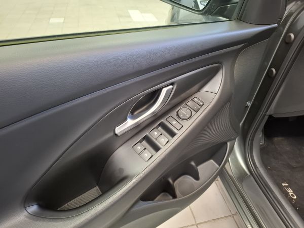 hyundai-i30-2023-gasolina-998cc