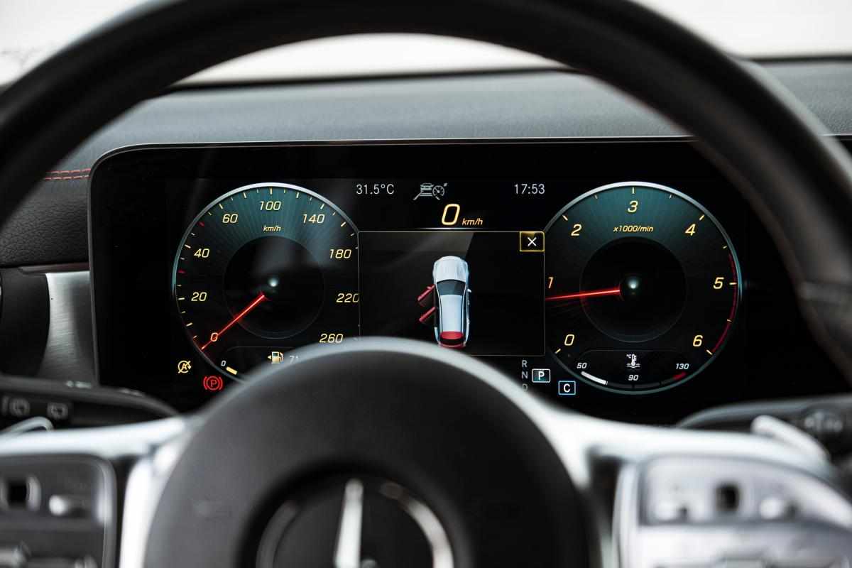 mercedes-benz-cla-200-d-2021-diesel-1950cc