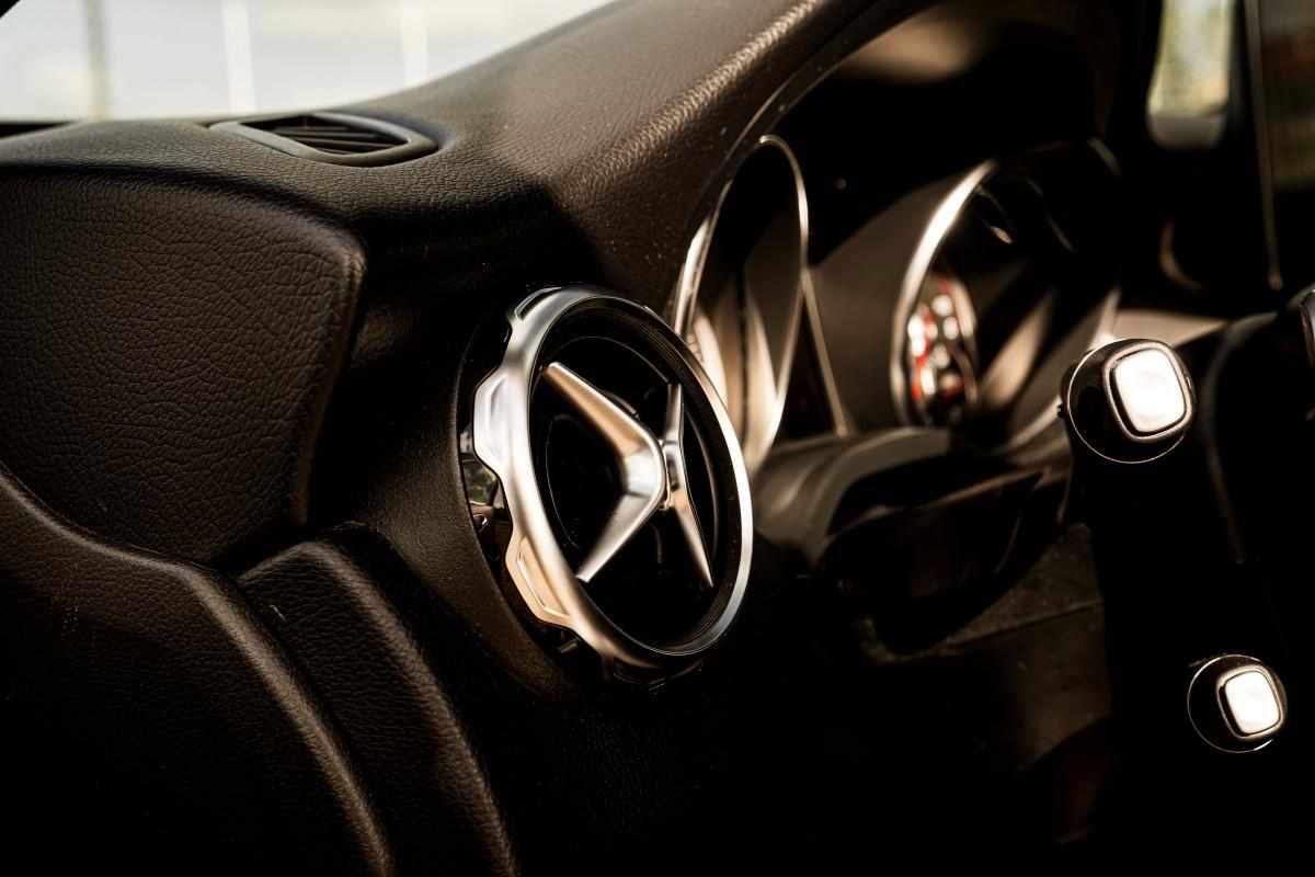 mercedes-benz-gla-200-d-2019-diesel-2143cc