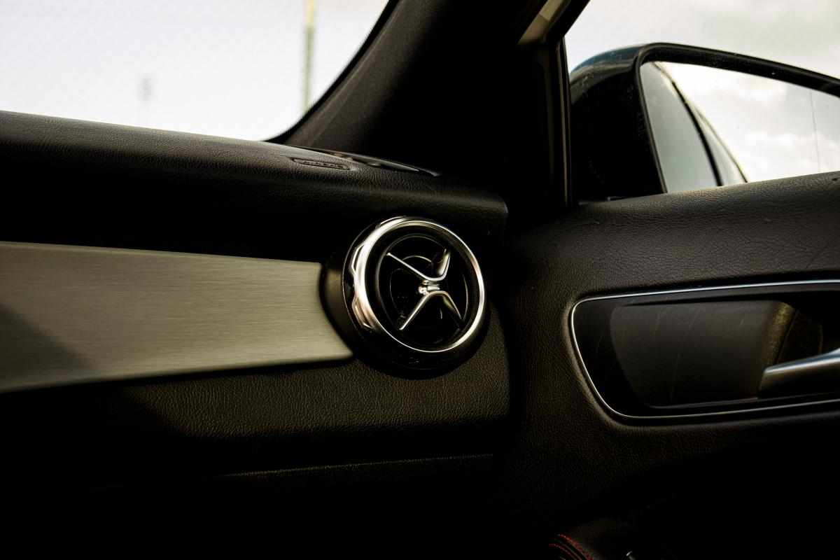 mercedes-benz-gla-200-d-2019-diesel-2143cc
