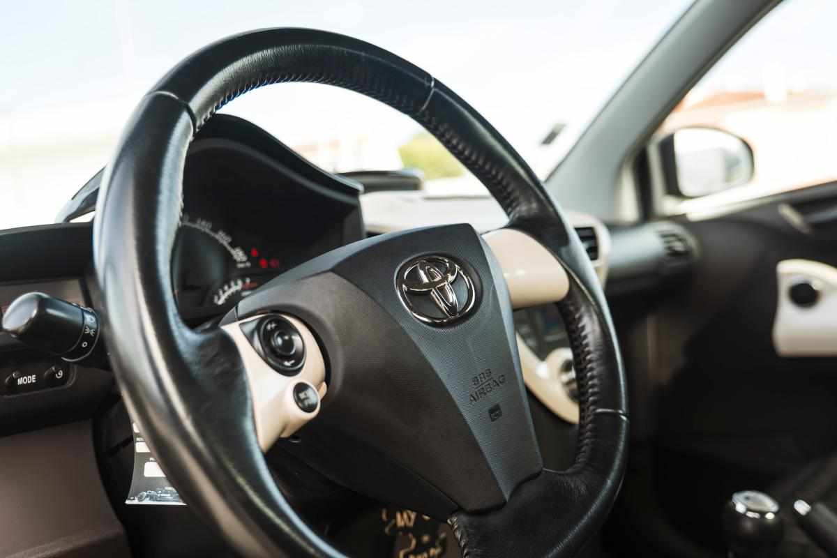 toyota-iq-1-0-vvt-i-2010-gasolina-998cc