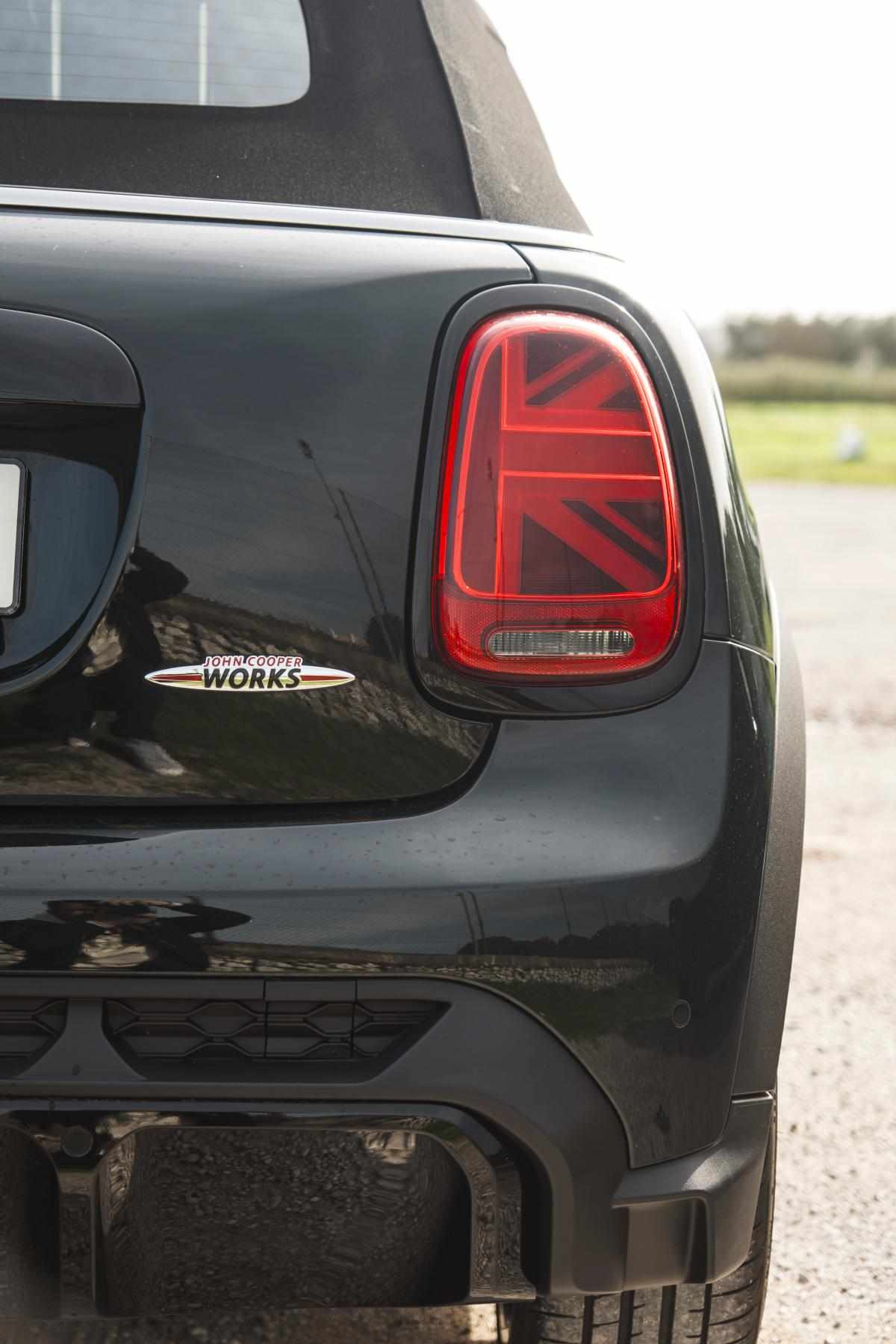 mini-cabrio-2-0-2023-gasolina-1998cc