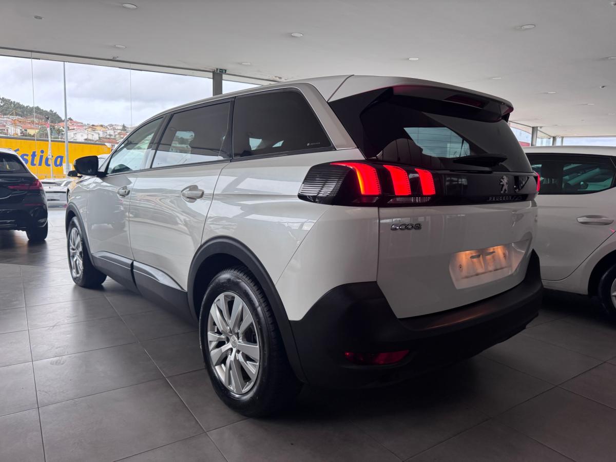 peugeot-5008-2020-gasolina-1199cc