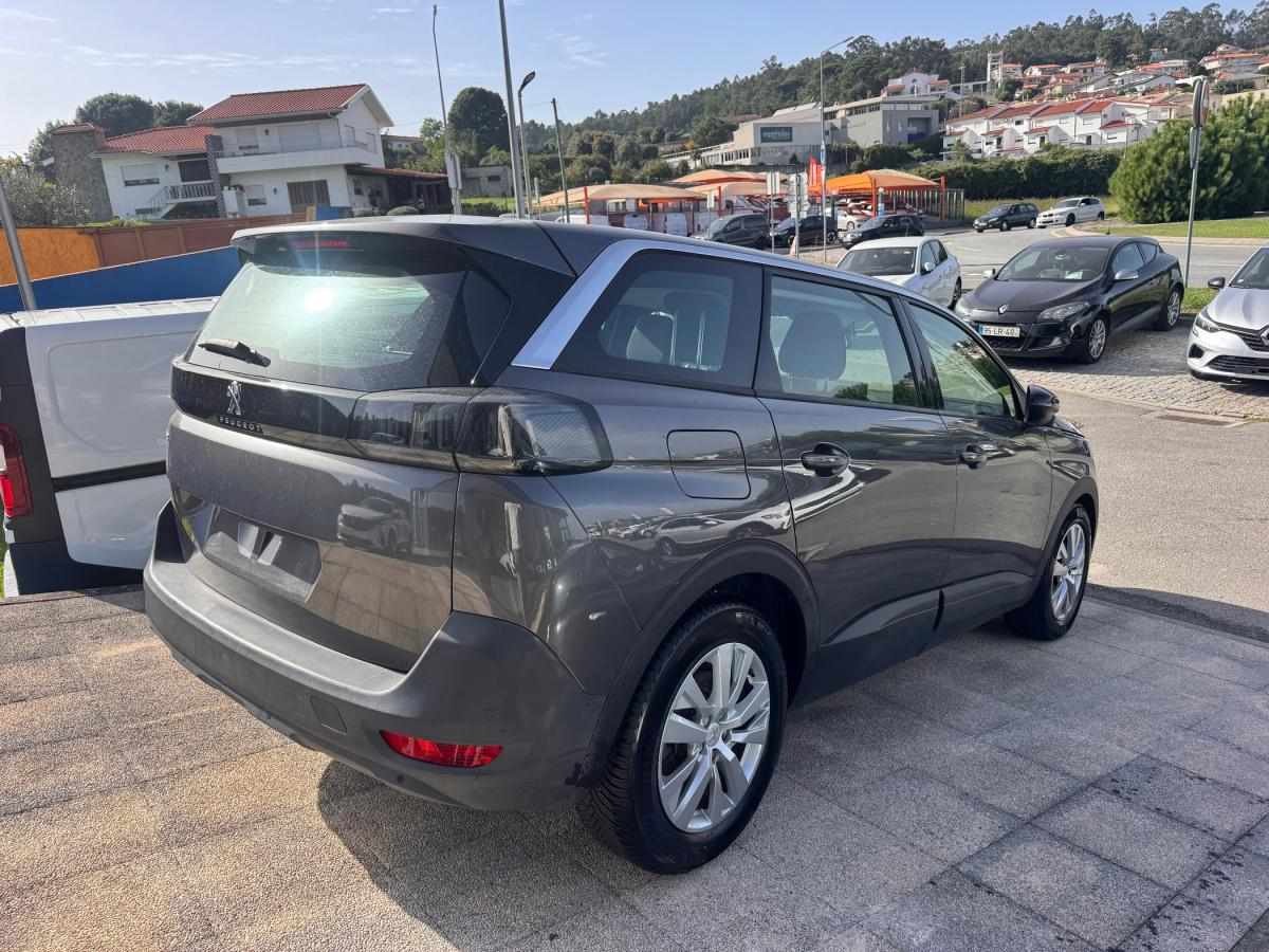 peugeot-5008-2022-gasolina-1199cc