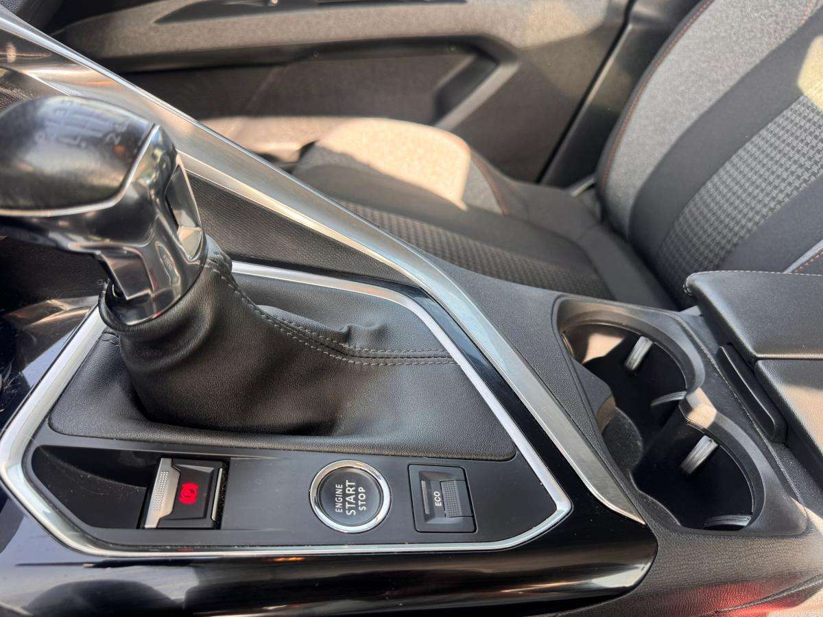 peugeot-5008-2022-gasolina-1199cc