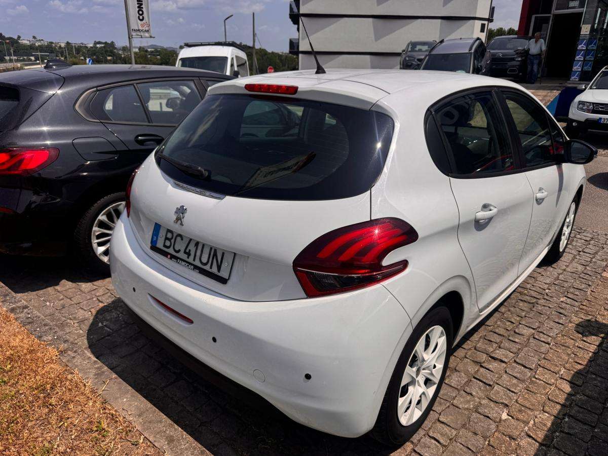 peugeot-208-2015-gasolina-999cc