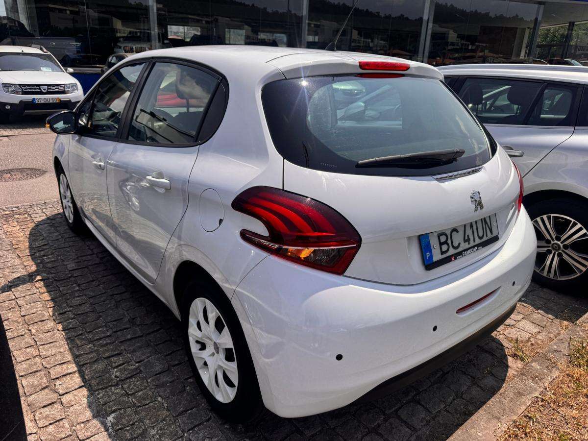 peugeot-208-2015-gasolina-999cc