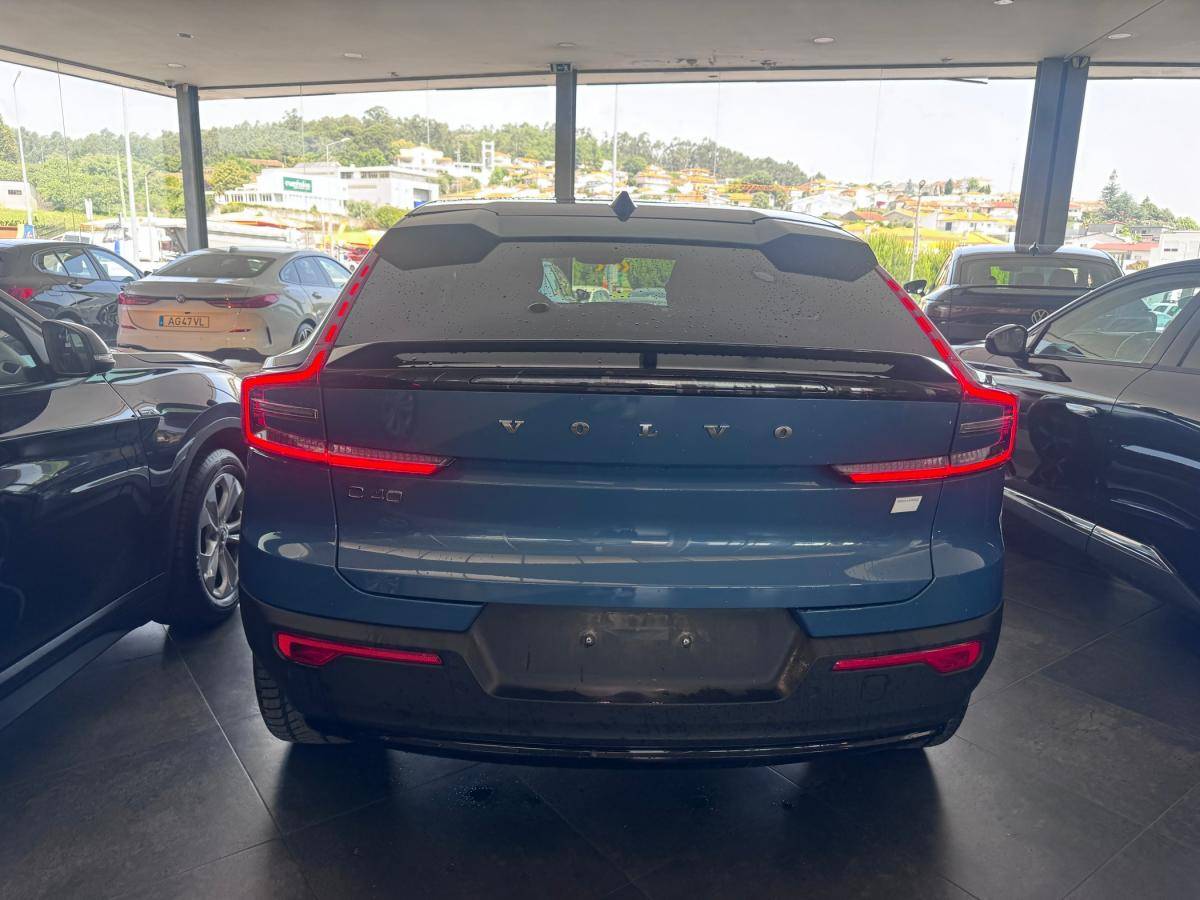 volvo-c40-2023-eletrico-500cc