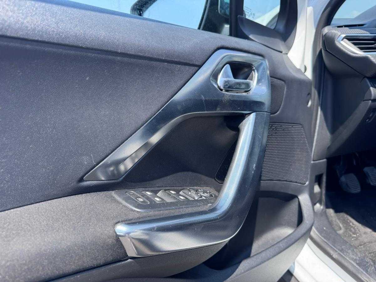 peugeot-2008-2015-gasolina-1199cc
