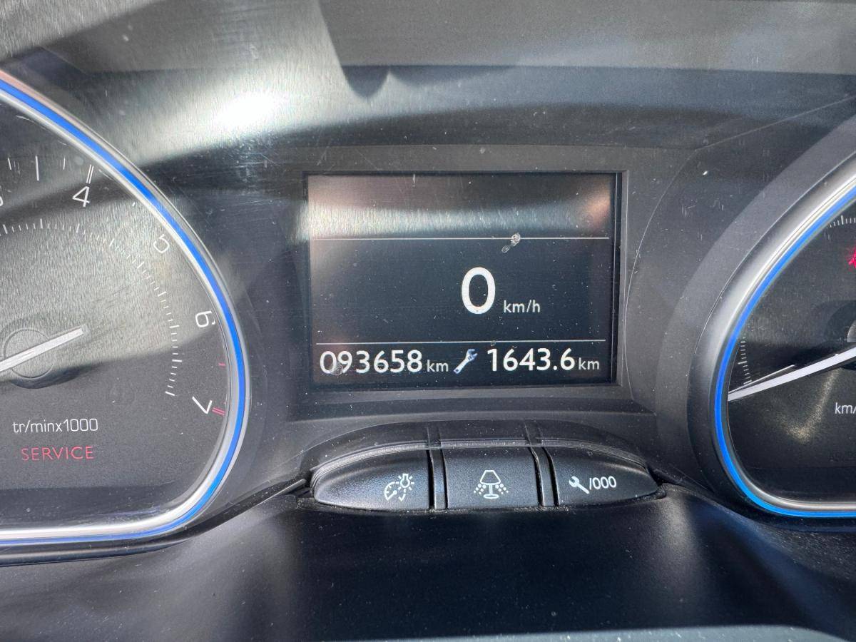 peugeot-2008-2015-gasolina-1199cc
