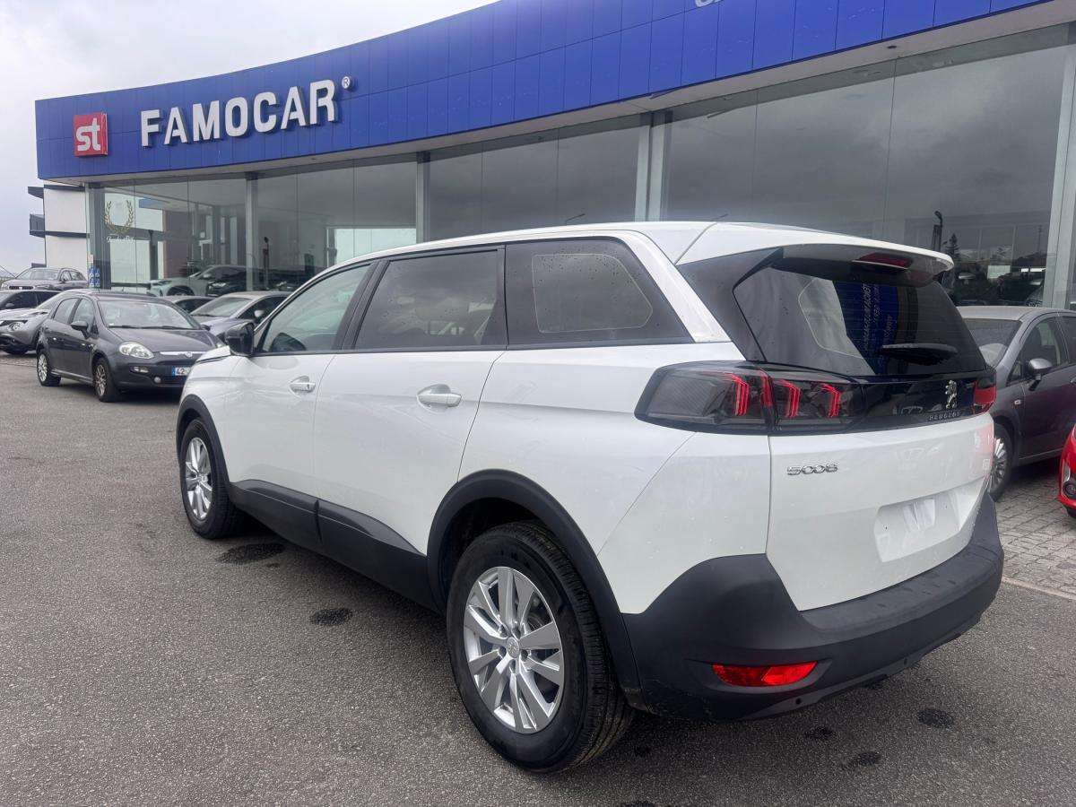 peugeot-5008-2022-gasolina-1199cc