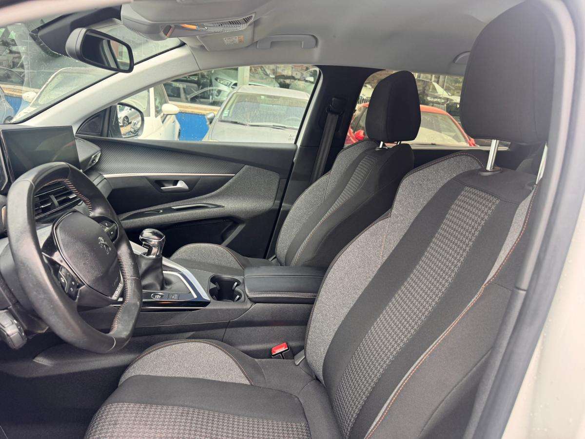 peugeot-5008-2022-gasolina-1199cc