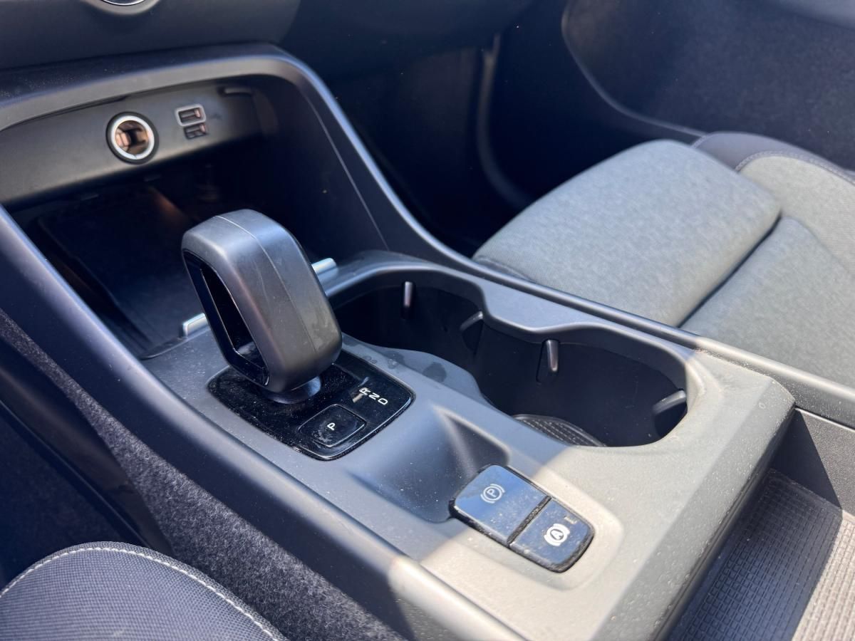 volvo-xc40-2023-hibrido-a-gasolina-1477cc
