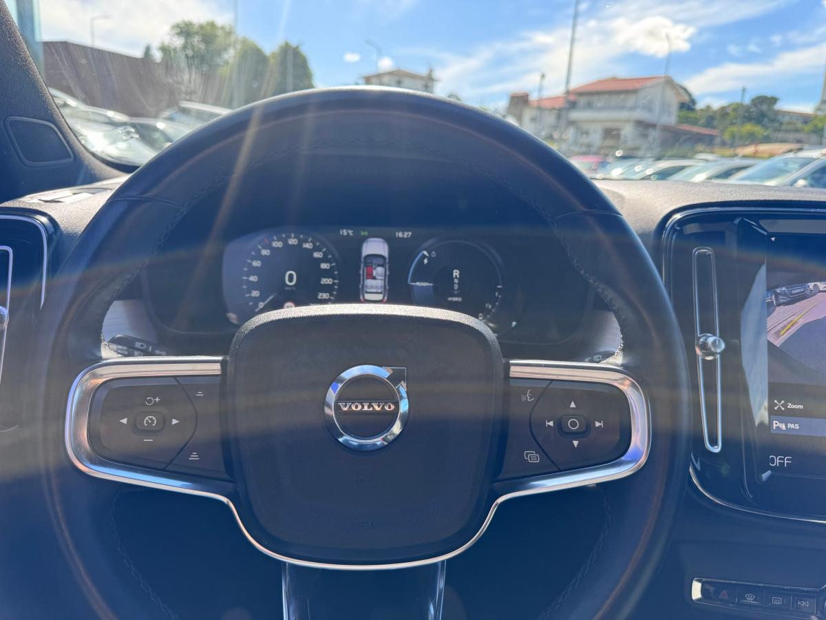 volvo-xc40-2023-hibrido-a-gasolina-1477cc