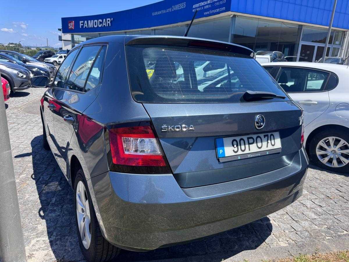 skoda-fabia-2015-gasolina-1197cc