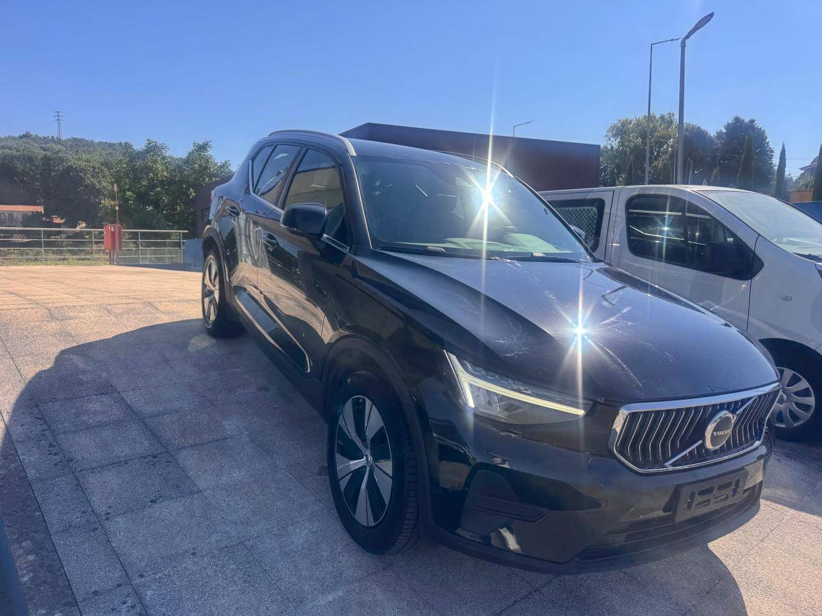 volvo-xc40-2023-hibrido-a-gasolina-1477cc