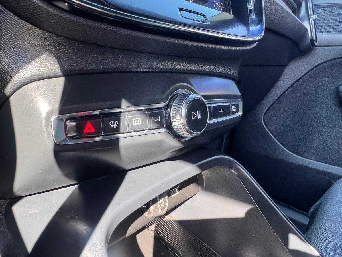 volvo-xc40-2023-hibrido-a-gasolina-1477cc