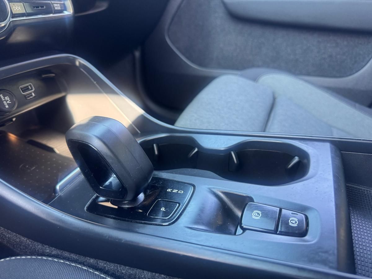 volvo-xc40-2023-hibrido-a-gasolina-1477cc